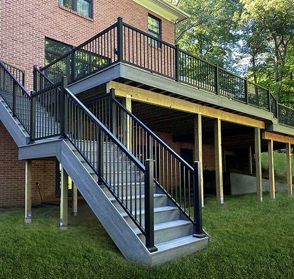 Deck built fast with precast deckposts